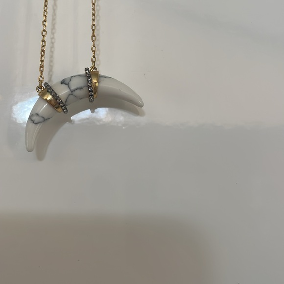 Stella & Dot {retired} Arc Necklace (white + gold) - Picture 6 of 8